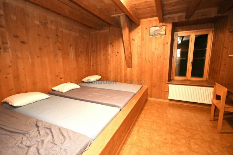 Molto grande chalet, ideale per una ristrutturazione (13)