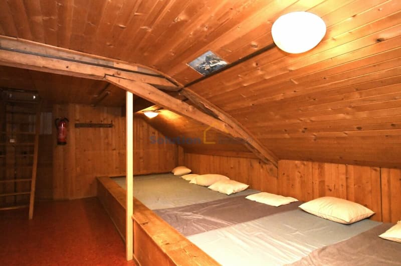 Molto grande chalet, ideale per una ristrutturazione (15)