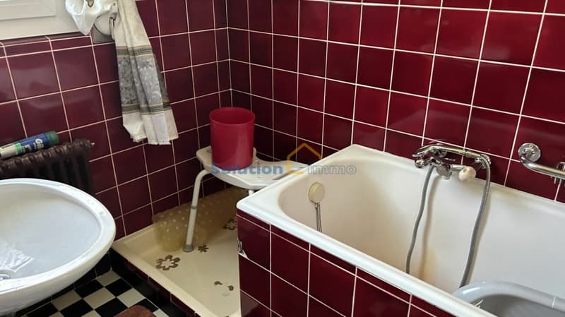 Villa di 2 grandi appartamenti, vicino al centro (12)