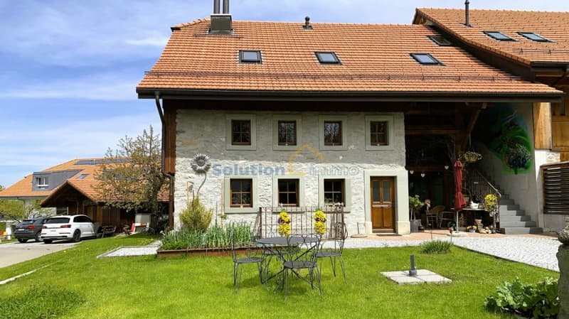 Beautifully renovated farm with 2 apartments (4)