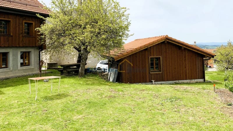 Beautifully renovated farm with 2 apartments (14)