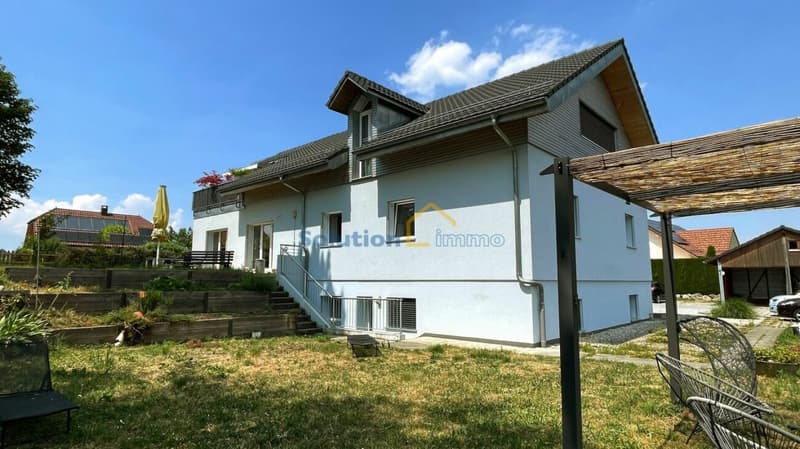 Charming building with 3 apartments and beautiful garden (7)