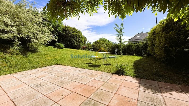 Large adjacent villa with 6,6 rooms (3)