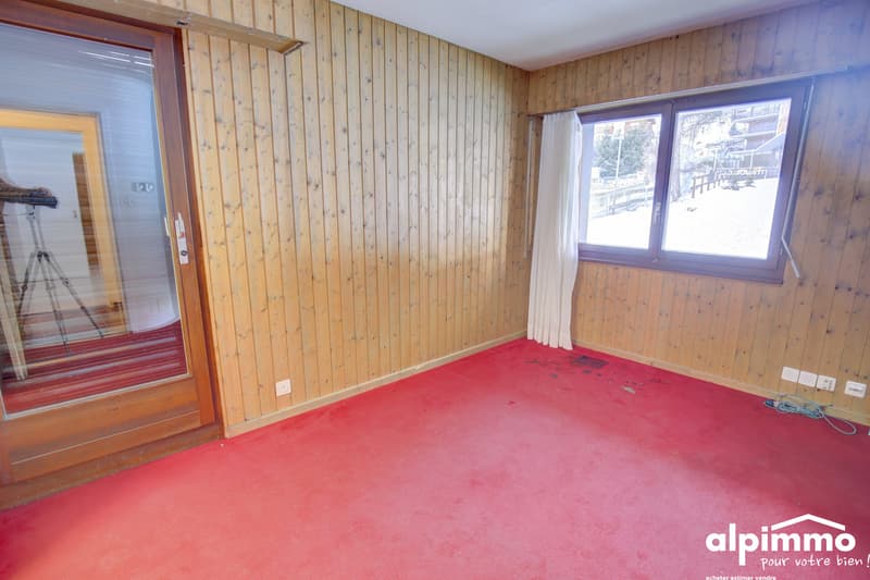 Appartement spacieux avec potentiel de rénovation à 100m des remontées (10)