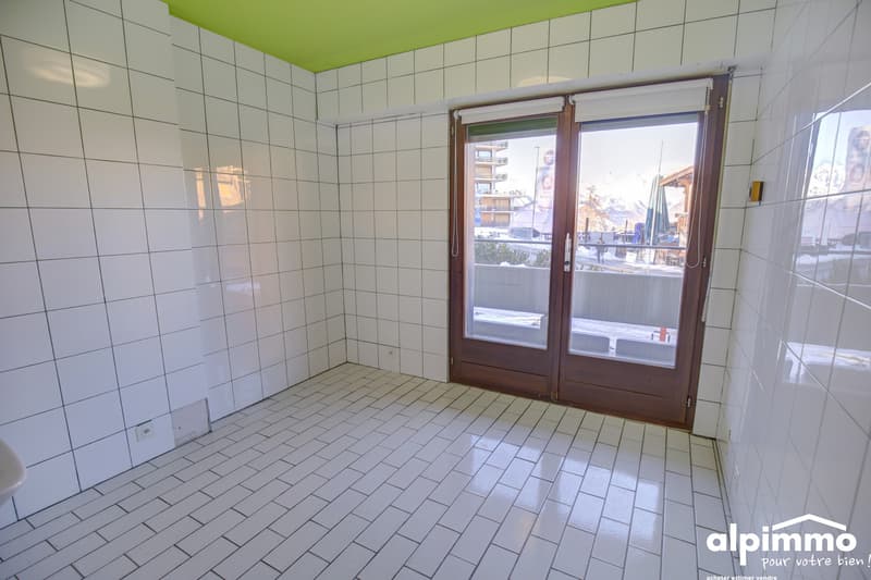 Appartement spacieux avec potentiel de rénovation à 100m des remontées (6)