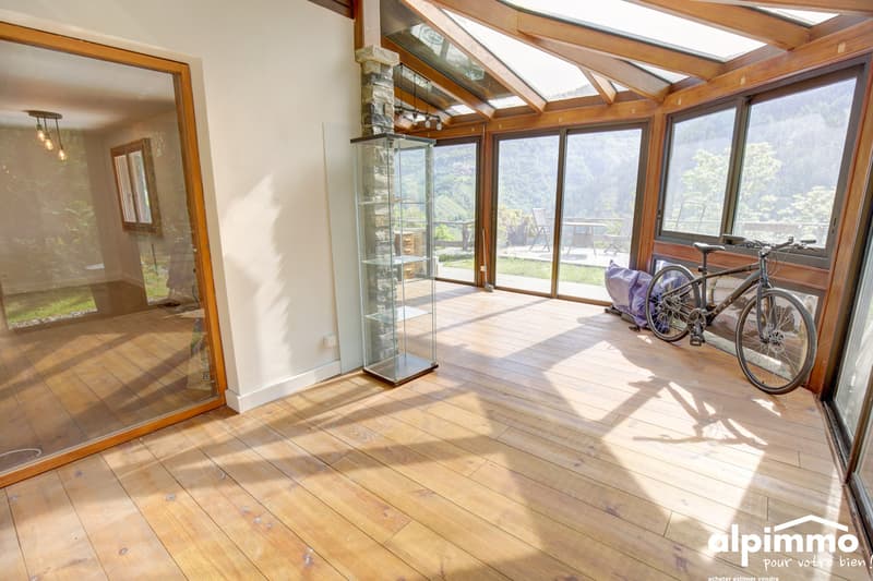 Magnifique chalet dans la nature avec jardin d'hiver ! (12)