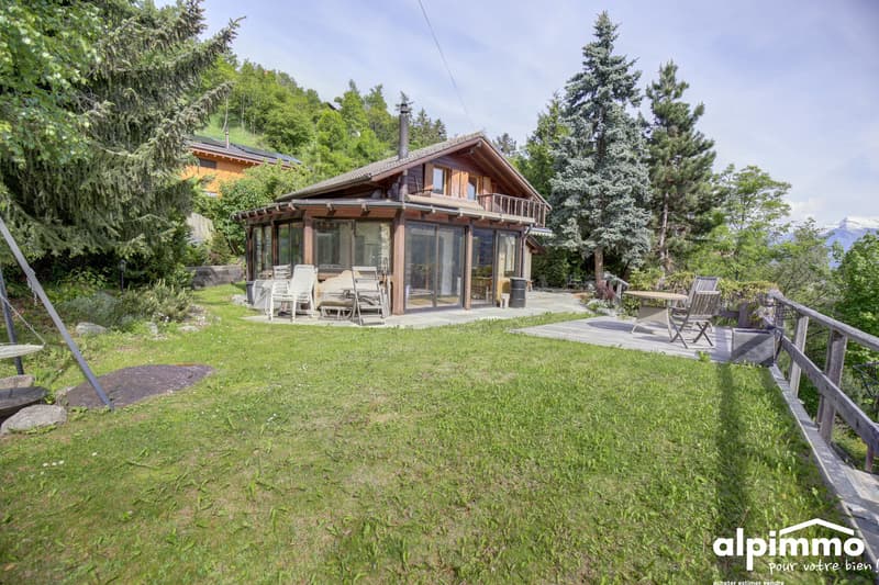 Magnifique chalet dans la nature avec jardin d'hiver ! (1)