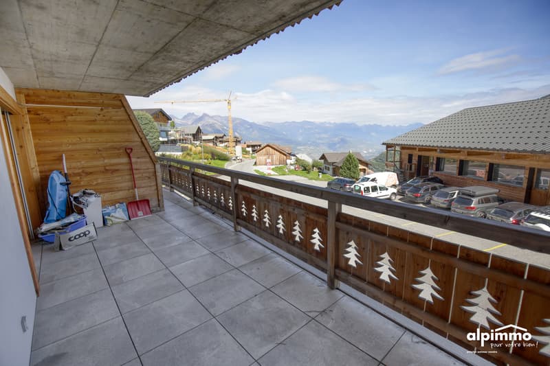 Appartement 3.5p de luxe en très bon état à vendre à Haute-Nenda (11)