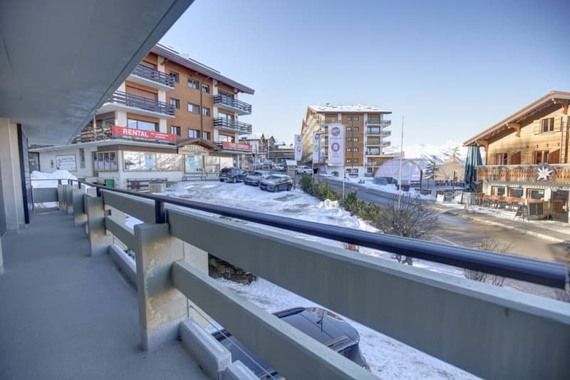 Spacious flat with renovation potential 100m from the ski lifts (22)
