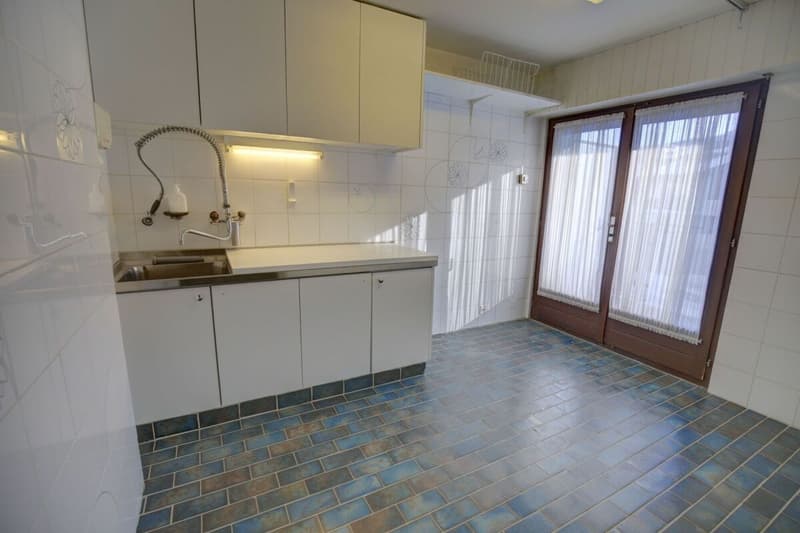 Spacious flat with renovation potential 100m from the ski lifts (21)