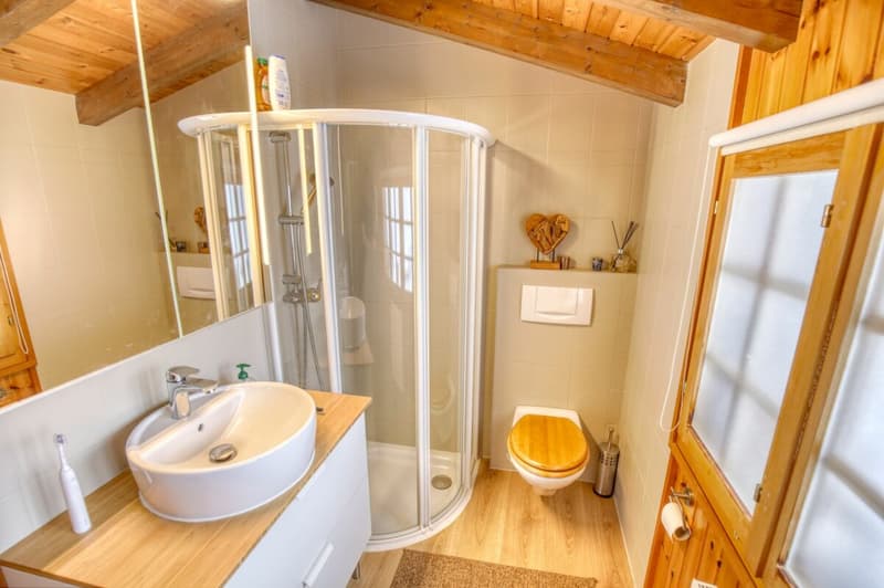 Chalet de caractère avec 2 annexes et un grand terrain à Haute-Nendaz! (17)