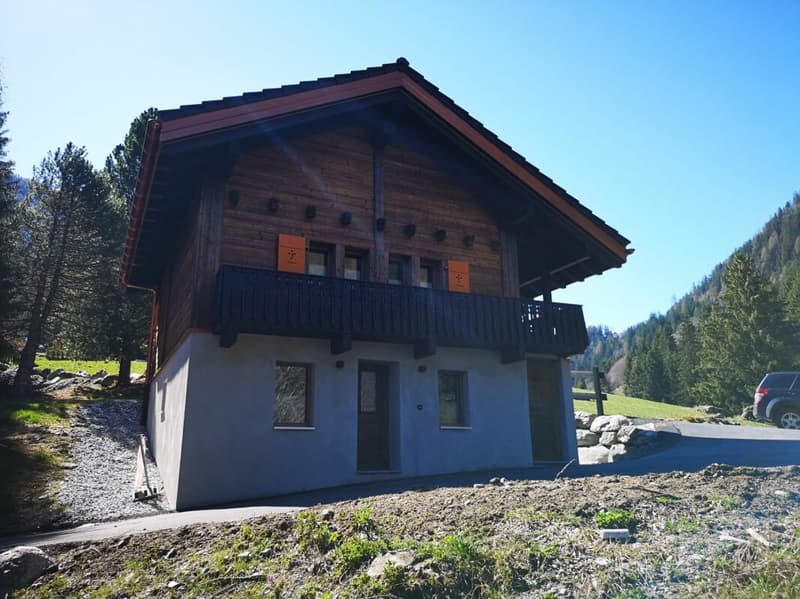 Chalet 4,5 Zimmer in PPE - Exzellentes Vermietungspotenzial (2)