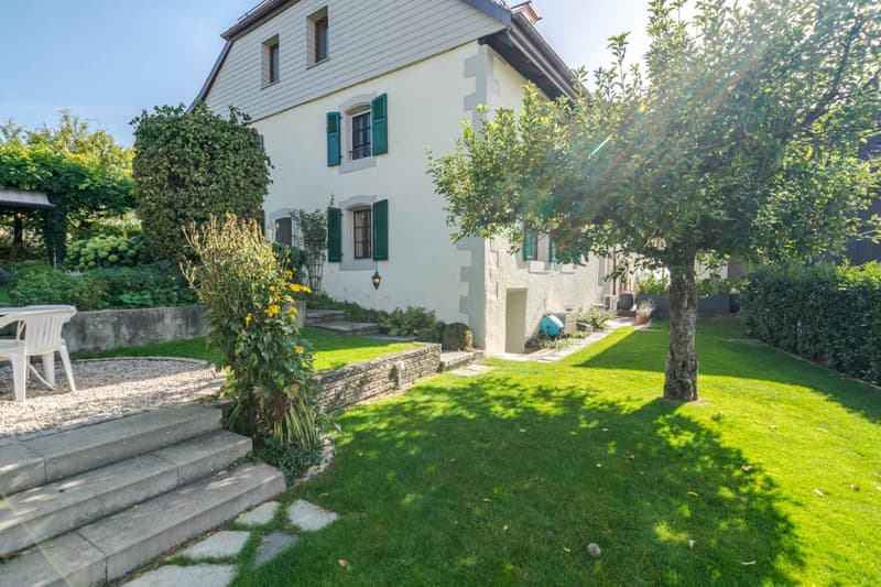 Charming 18th-century village house (1)