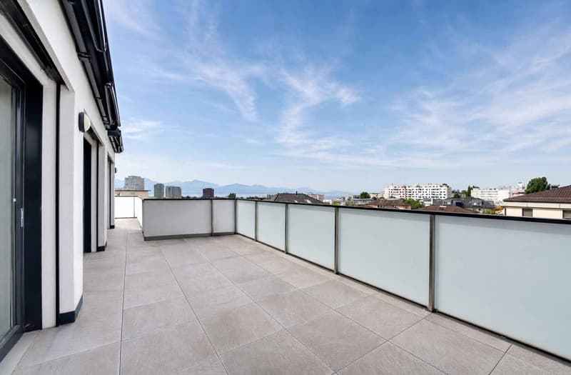 Attic apartment with panoramic view (13)