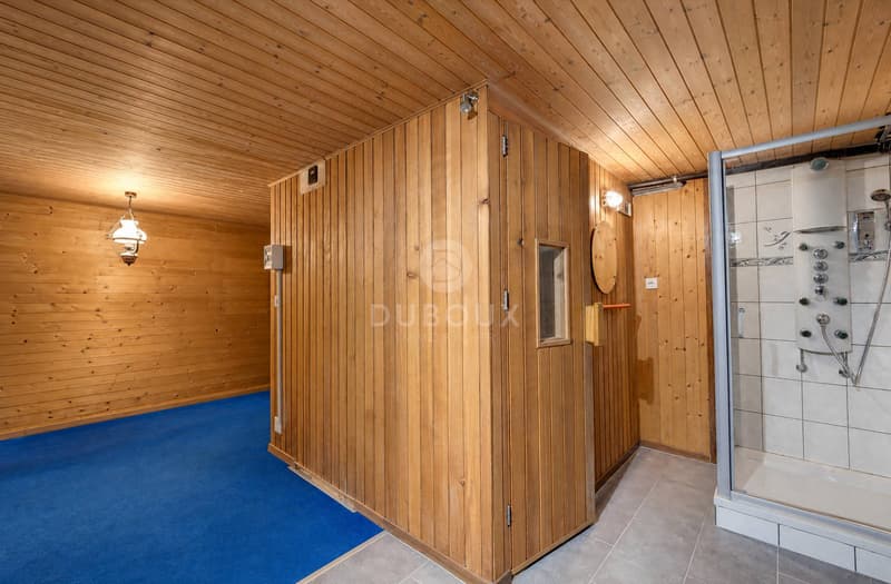 CHARMANTE VILLA FAMILIALE AVEC JARDIN DANS UN QUARTIER RÉSIDENTIEL (13)