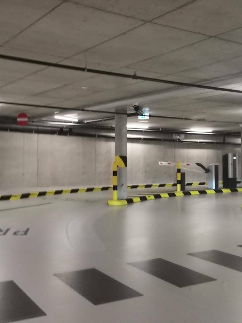 Parcheggi sotterranei di fronte alla stazione di Aigle (6)