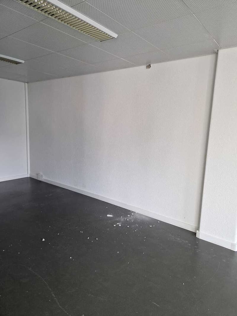 Locale commerciale, superficie ufficio - 124m2 - 1027 Lonay (6)