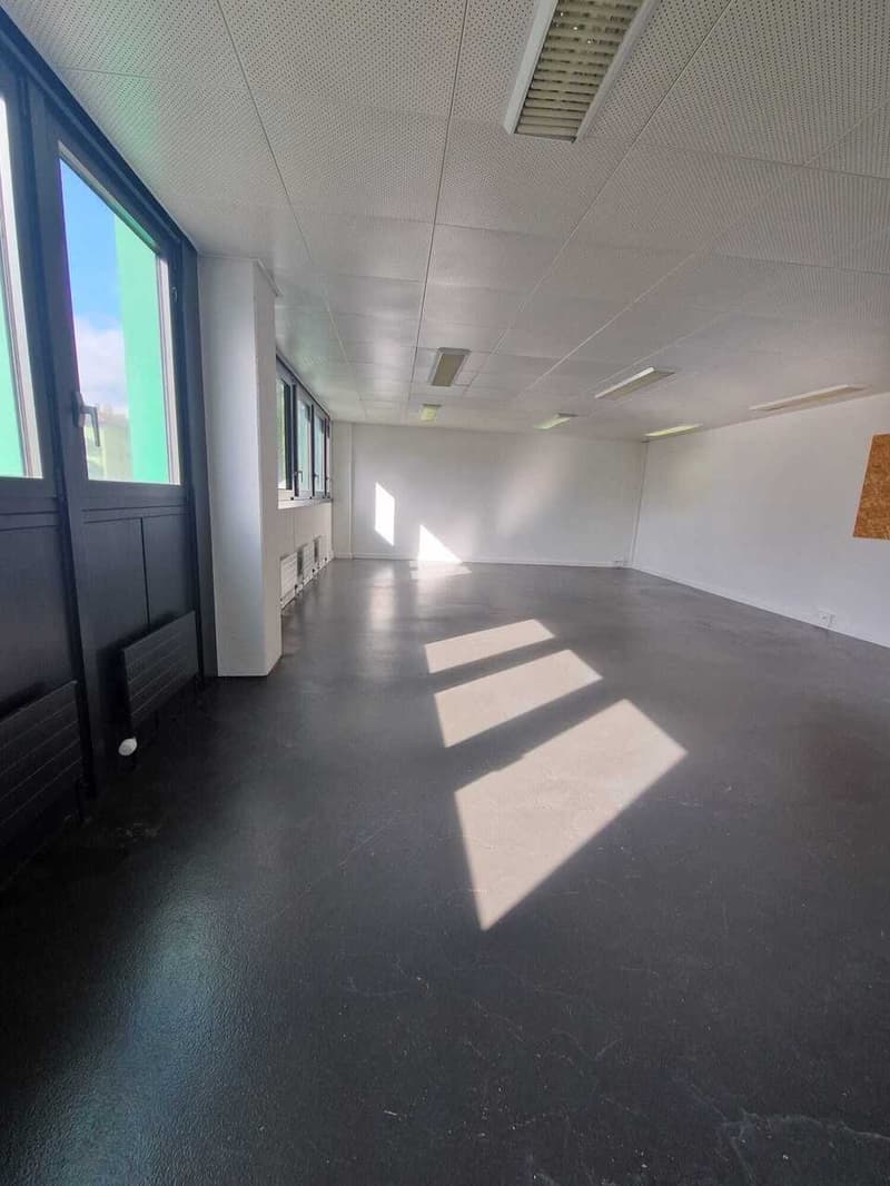 Locale commerciale, superficie ufficio - 124m2 - 1027 Lonay (8)