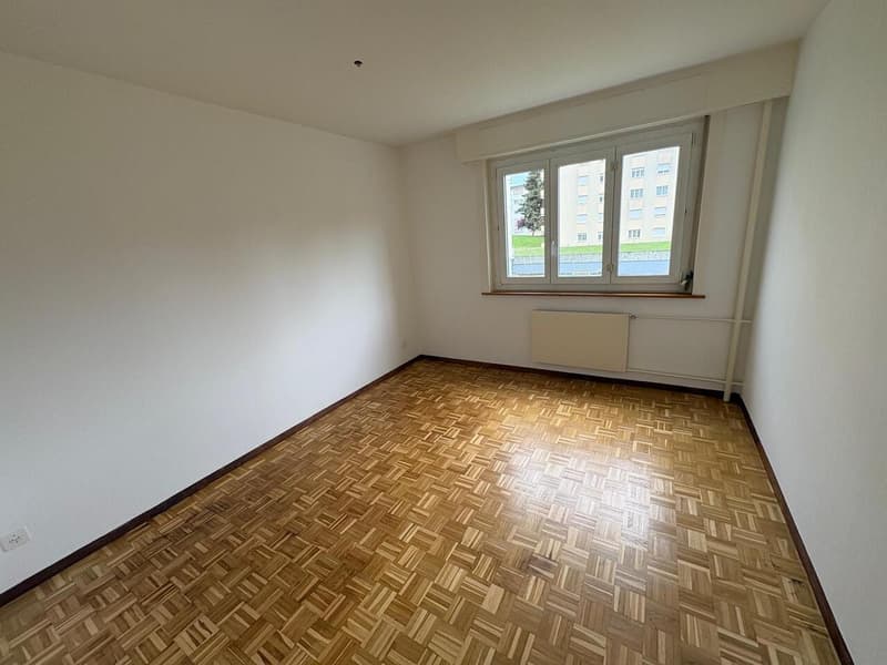 Apartment with 3.5 rooms and balcony (3)