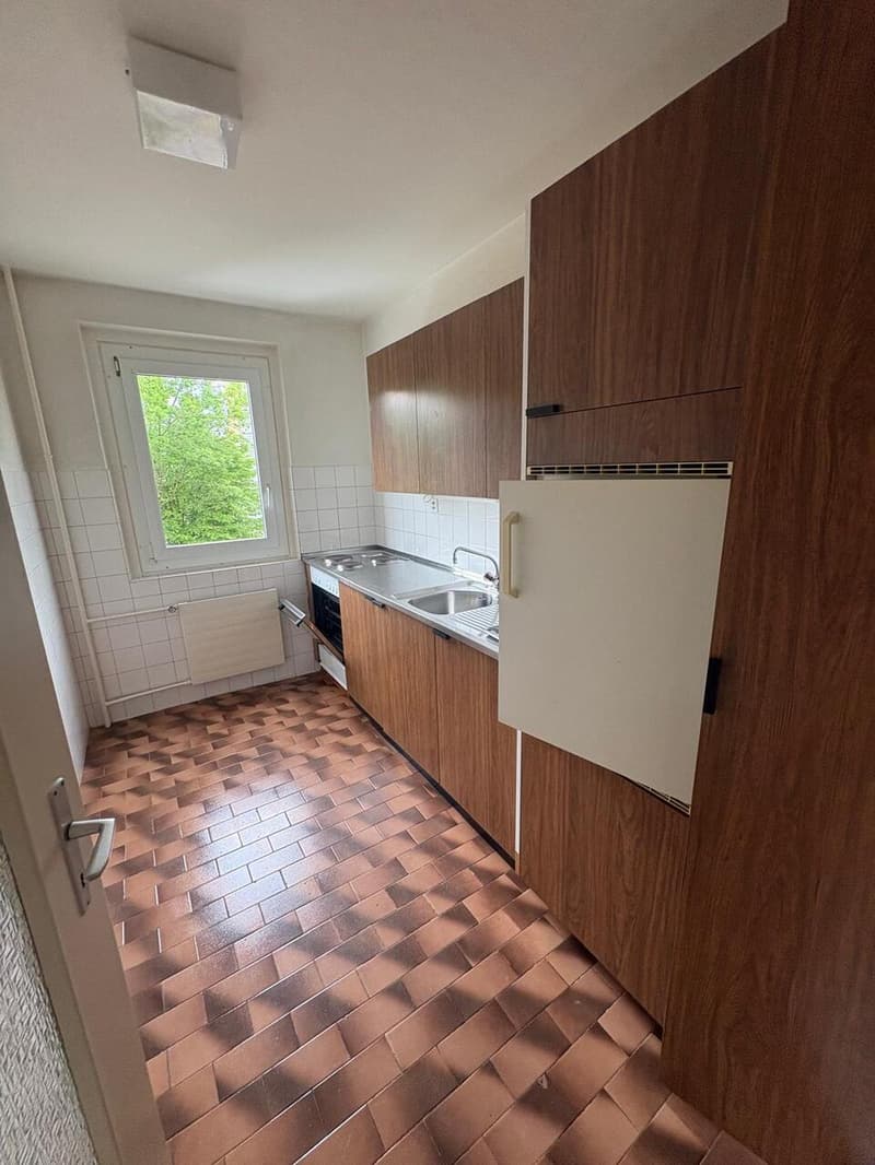 Apartment with 3.5 rooms and balcony (2)