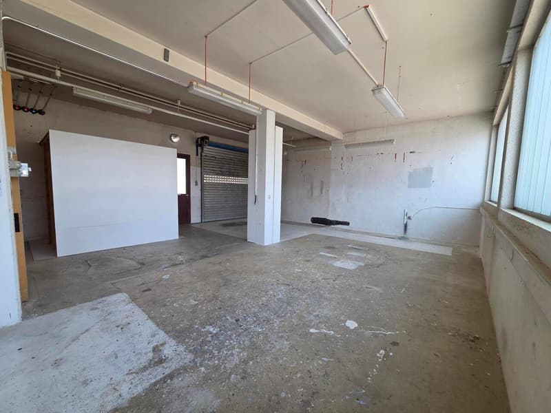 230 m² de plain-pied avec quai de chargement: bail jusqu'au 31.12.2029 (4)