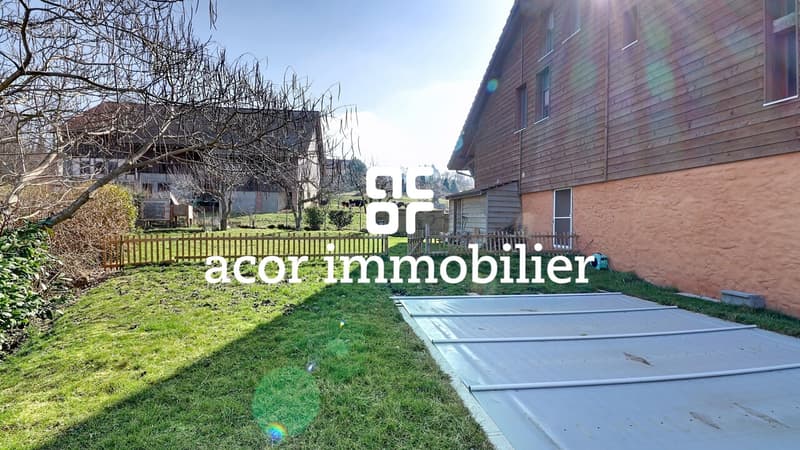Charaktervolles Gebäude mit Garten, Pool und Mieteinnahmen (2)