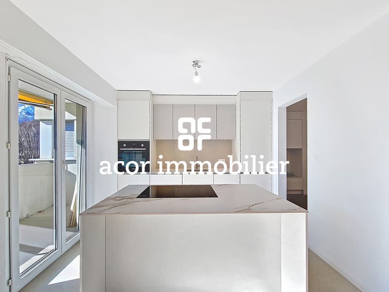 Beautiful 3.5-room apartment renovated in Sion! (2)