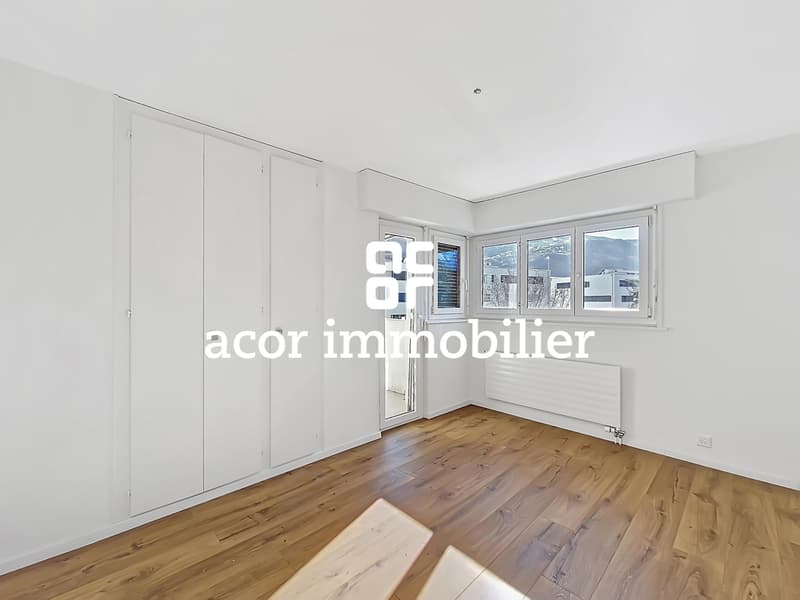 Beautiful 3.5-room apartment renovated in Sion! (3)