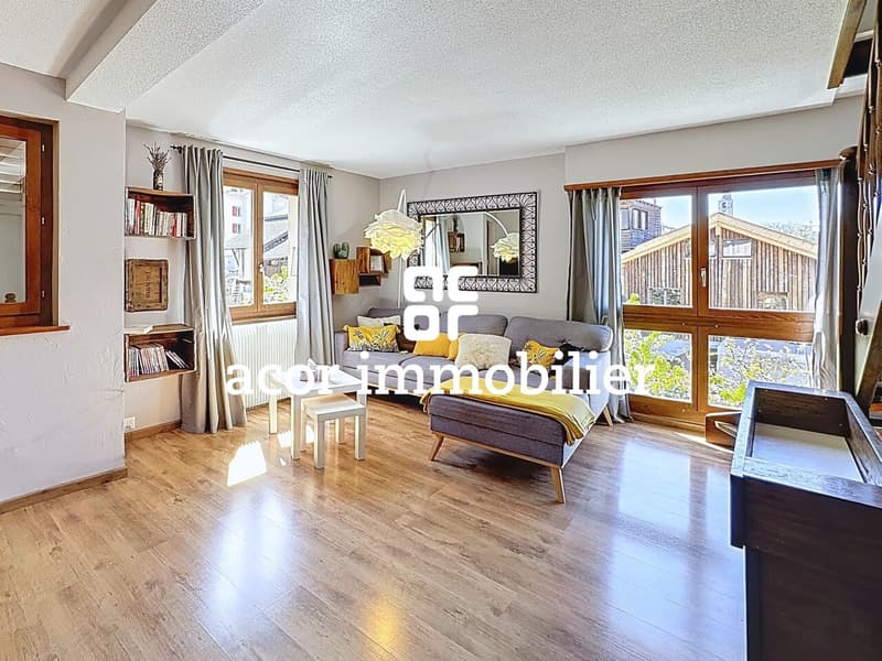 Chalais - Individual building with three independent units (8)
