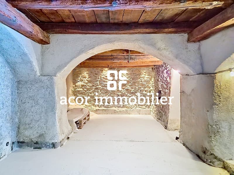 Village house with potential in the heart of Chamoson (4)