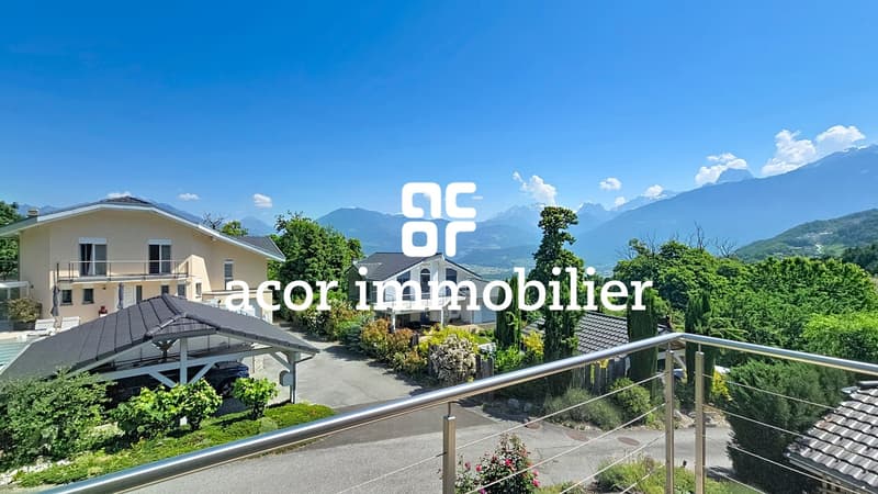 Villa with spectacular volumes facing the Alps (5)