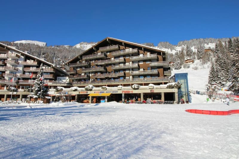 AV 11/Mercure - 210 Noleggio settimanale (8)