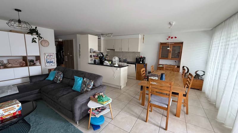 Bel appartement de 4.5 pièces avec grand balcon (5)