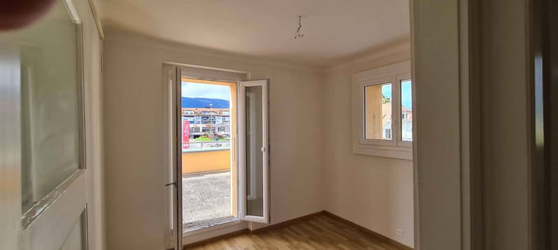 À louer  Spacieux appartement de 4 pièces avec conciergerie à repourvoir (11)