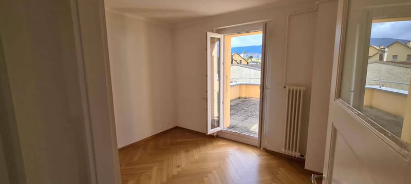 À louer  Spacieux appartement de 4 pièces avec conciergerie à repourvoir (10)