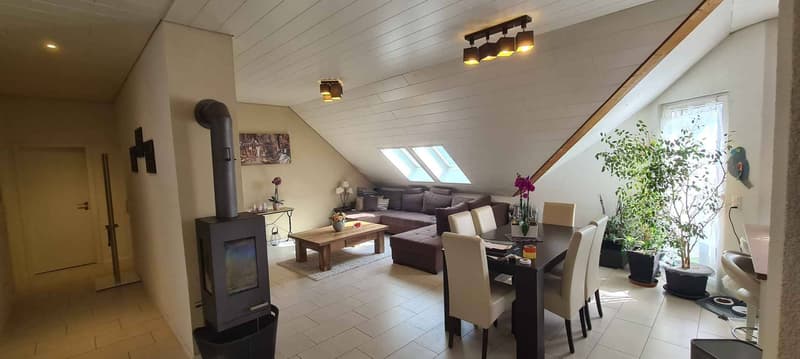 Lumineux appartement de 4.5 pièces sous les toits, à deux pas du lac de Neuchâtel (3)