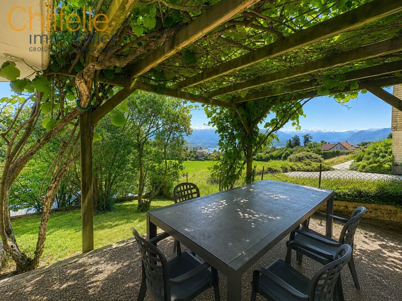 Belle villa familiale avec panorama sur le Léman et les Alpes (2)