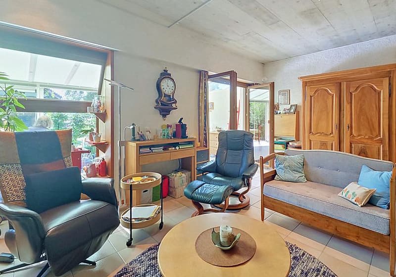 Charming semi-detached villa with 5.5 rooms, large garden and terraces! (6)