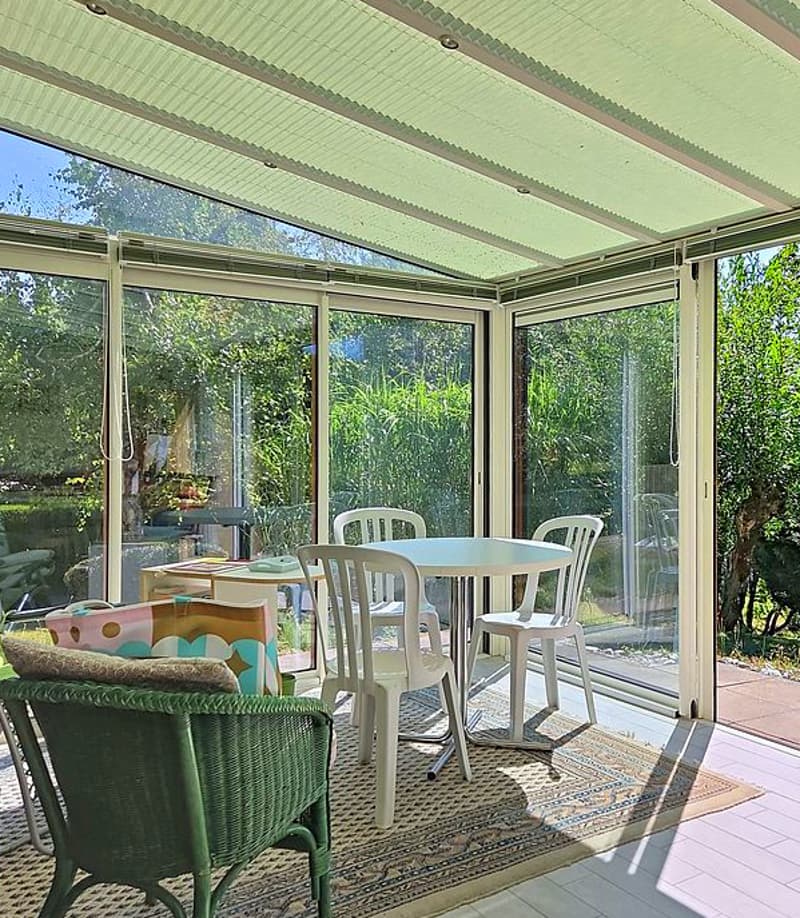 Charming semi-detached villa with 5.5 rooms, large garden and terraces! (12)