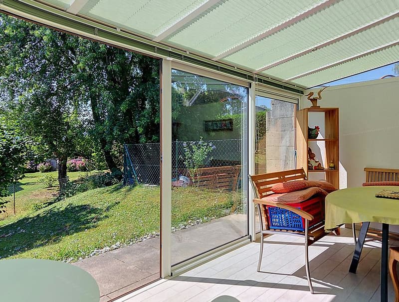 Charming semi-detached villa with 5.5 rooms, large garden and terraces! (13)