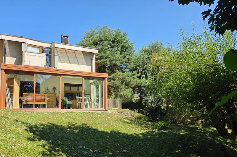 Charming semi-detached villa with 5.5 rooms, large garden and terraces! (3)