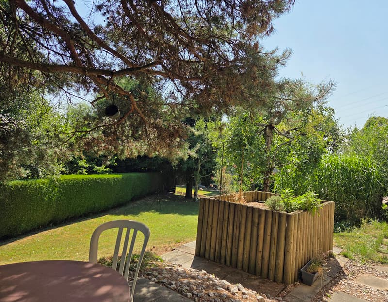 Charming semi-detached villa with 5.5 rooms, large garden and terraces! (11)