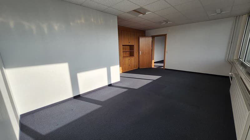 Bureaux spacieux et lumineux (2)