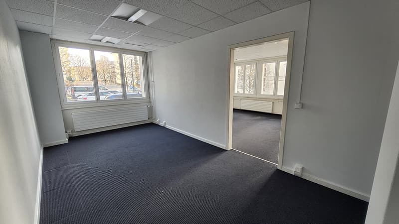 Bureaux spacieux et lumineux (5)