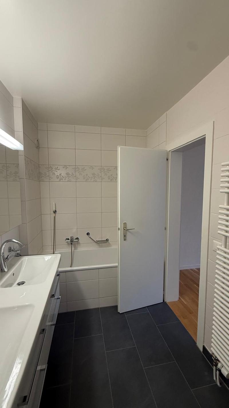 Meraviglioso appartamento di 6 locali ristrutturato a Lutry (9)