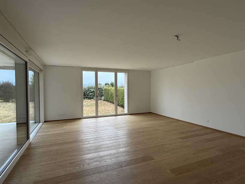 Appartamento di 3.5 locali con terrazza e giardino privato a St-Sulpice (2)