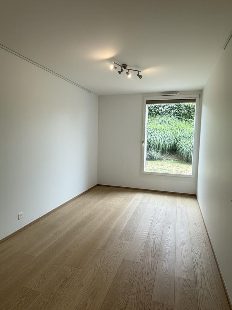 Appartamento di 3.5 locali con terrazza e giardino privato a St-Sulpice (12)