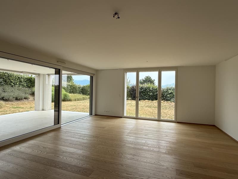 Appartamento di 3.5 locali con terrazza e giardino privato a St-Sulpice (1)