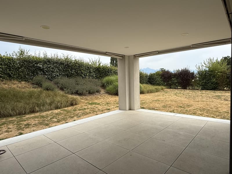 Appartamento di 3.5 locali con terrazza e giardino privato a St-Sulpice (4)