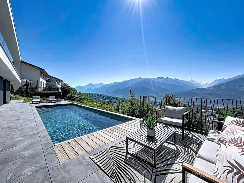 Piscine et panorama sud-est